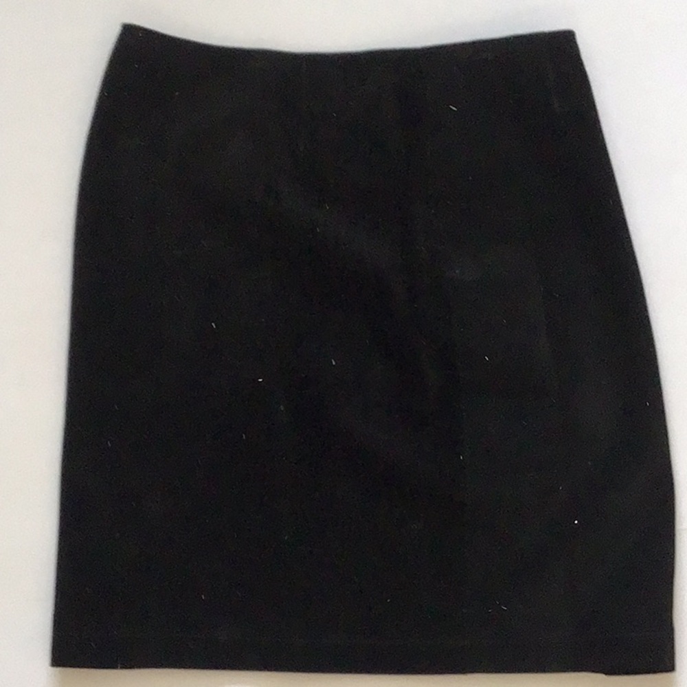💥💥 CAYENNE 💥💥. Suede Black Pencil Skirt